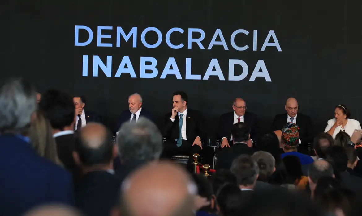 O evento reuniu as principais autoridades políticas e do judiciário brasileiro - Foto: Lula Marques/Agência Brasil