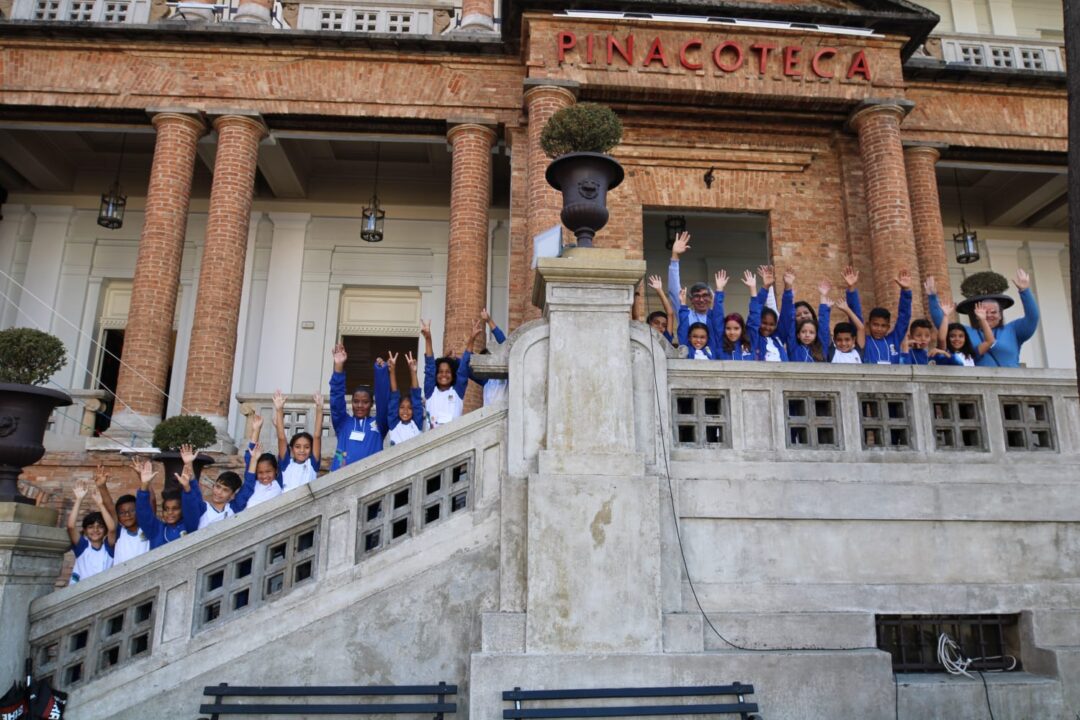 Projeto já beneficiou 2,6 mil estudantes em 110 passeios para 23 espaços como museus, teatros e centros culturais de São Paulo e região